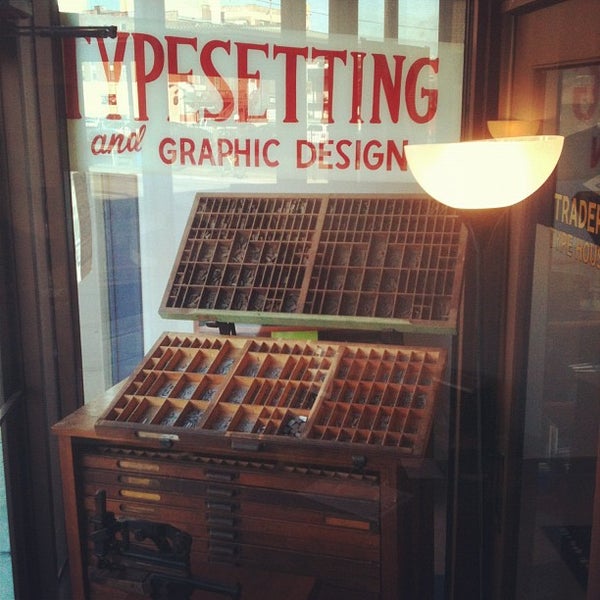 10/24/2012에 Traders P.님이 Traders Printing &amp; Design에서 찍은 사진