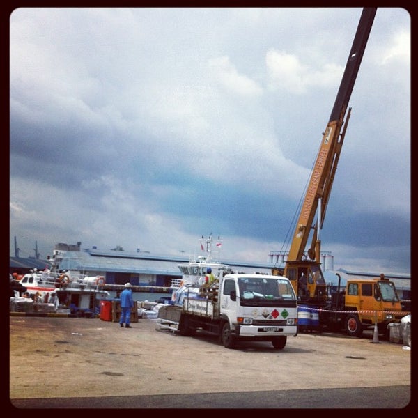 Penjuru Terminal Harbor Marina In Singapore