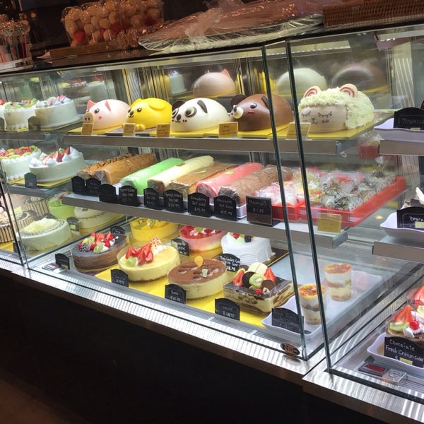 Photo taken at Shilla Bakery &amp; Cafe (Tysons Corner) by Closed Account on 6/28/2019
