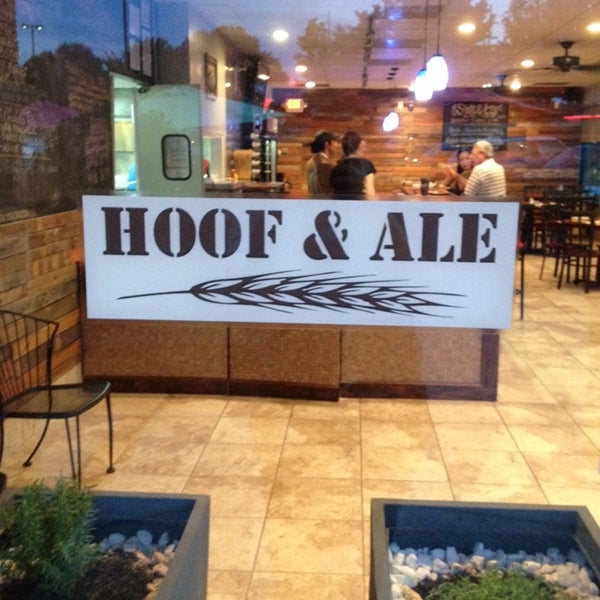 Photo taken at Hoof And Ale by Kat B. on 10/12/2013