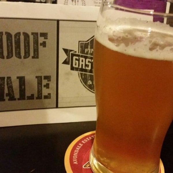 Photo taken at Hoof And Ale by Kat B. on 3/18/2015