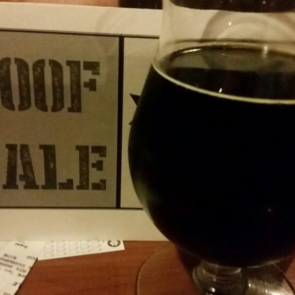 Photo taken at Hoof And Ale by Kat B. on 12/17/2015