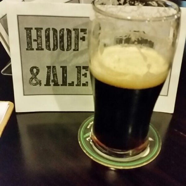 Photo taken at Hoof And Ale by Kat B. on 8/29/2015
