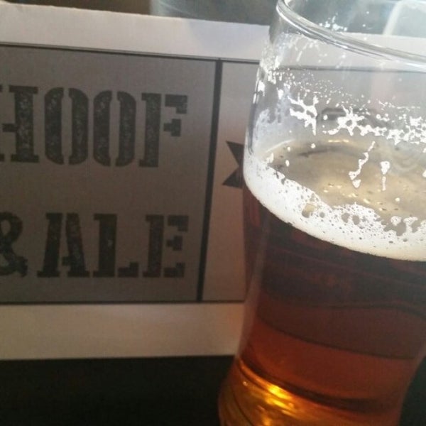 Photo taken at Hoof And Ale by Kat B. on 5/6/2015