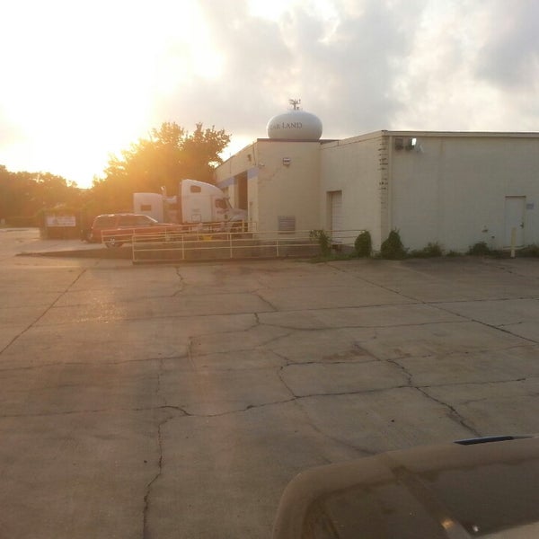 รูปภาพถ่ายที่ Houston Communications, Inc. โดย Jeff B. เมื่อ 8/30/2013