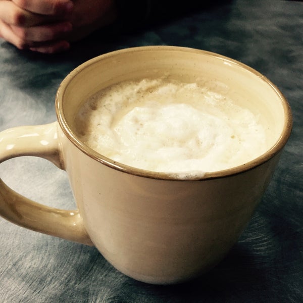 Das Foto wurde bei The Grapevine Cafe &amp; Coffee House von Scarlett B. am 4/22/2015 aufgenommen