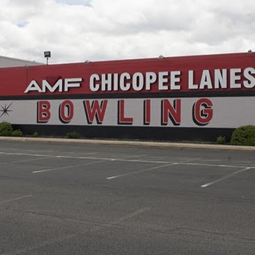 Foto scattata a AMF Chicopee Lanes da AMF Bowling Co. il 11/20/2017