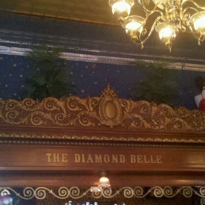 รูปภาพถ่ายที่ Diamond Belle Saloon โดย Deanna K. เมื่อ 2/7/2013
