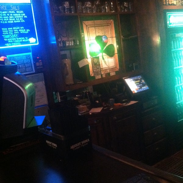 Foto scattata a Paddy Red&#39;s Irish Pub da Rob il 5/3/2013
