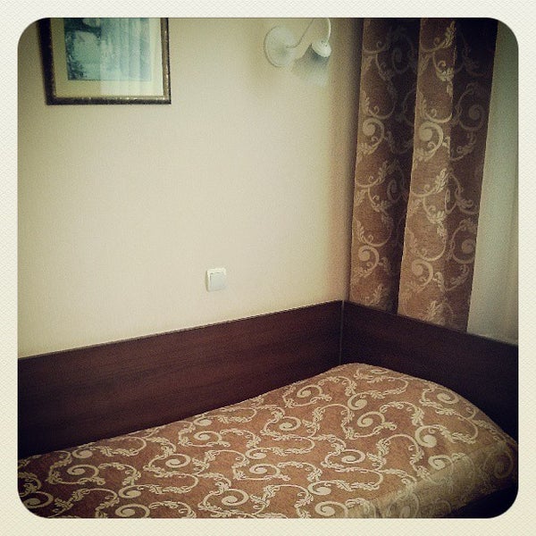 Гостиница ловеч спорт. Гостиница ул Колхозная Рязань. Ловеч гостиница Рязань бильярд.