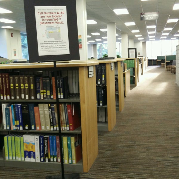 รูปภาพถ่ายที่ MSU Main Library โดย hartanto เมื่อ 9/28/2016