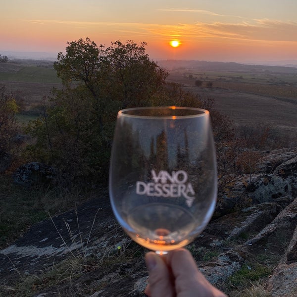 Foto diambil di Vino Dessera Vineyards oleh Ebru Füsun D. pada 11/28/2020