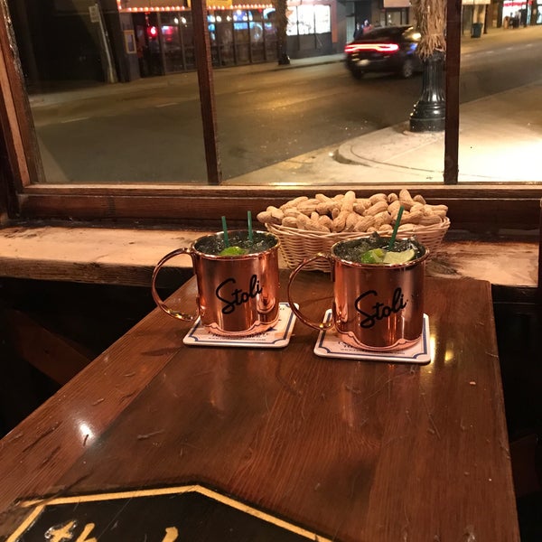 รูปภาพถ่ายที่ Lodge Tavern โดย Ebru Füsun D. เมื่อ 10/22/2018