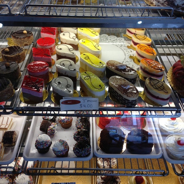 Foto diambil di Settepani Bakery oleh kara s. pada 4/18/2013