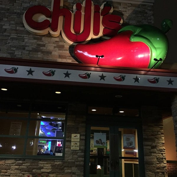 Foto scattata a Chili&#39;s Grill &amp; Bar da Shana H. il 11/21/2014