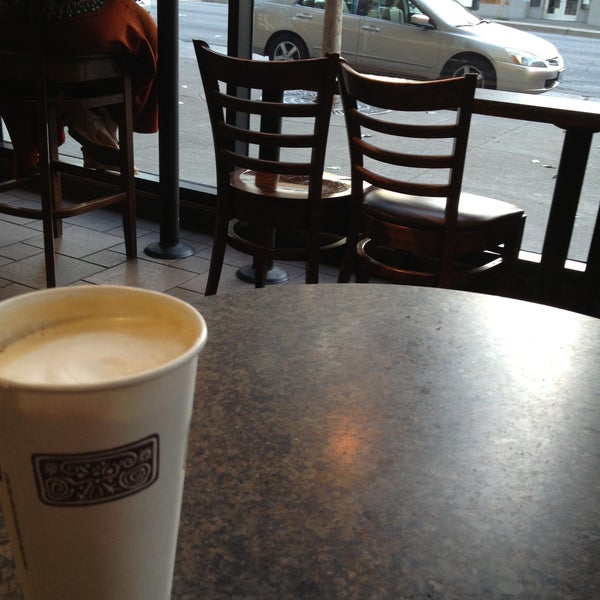 Photo prise au Peet&#39;s Coffee &amp; Tea par Greg O. le4/15/2013
