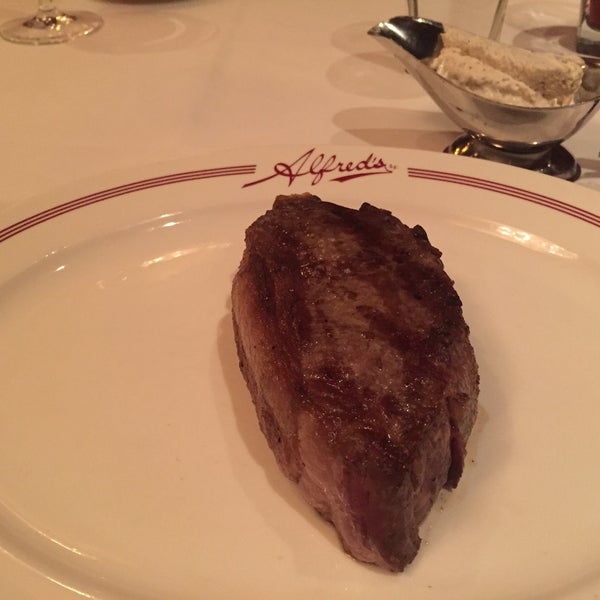 Photo taken at Alfred&#39;s Steakhouse by Paul T. on 8/21/2016