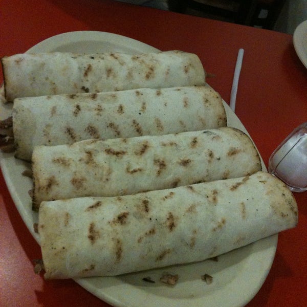 8/3/2013에 Ursula님이 Tacos Árabes Tony에서 찍은 사진