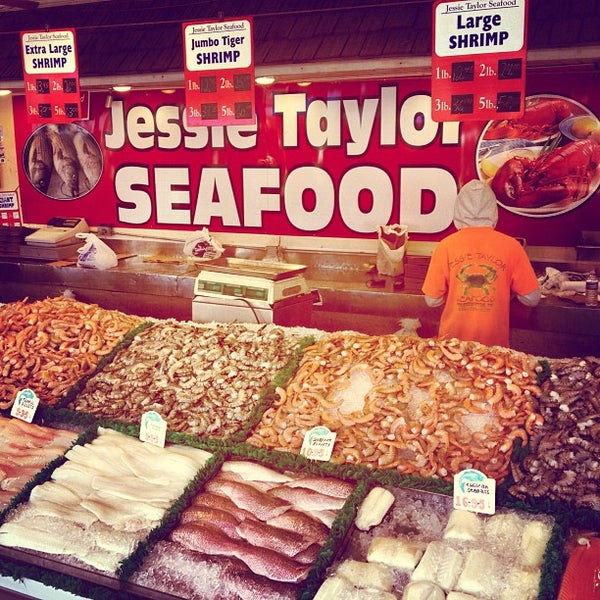 Снимок сделан в Jessie Taylor Seafood пользователем Billy C. 4/14/2013