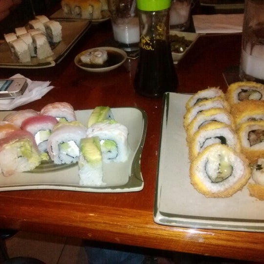 รูปภาพถ่ายที่ Sushi Akky โดย Gaby R. เมื่อ 1/24/2013
