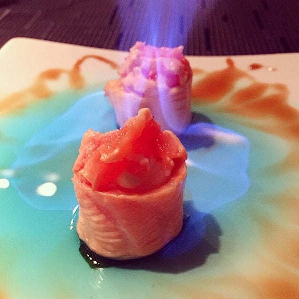 รูปภาพถ่ายที่ Bentô Sushi Lounge โดย Patrick B. เมื่อ 5/31/2015