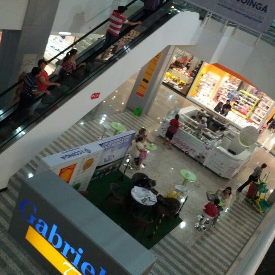Photo taken at Shopping Avenida Center by dtx on 10/12/2012