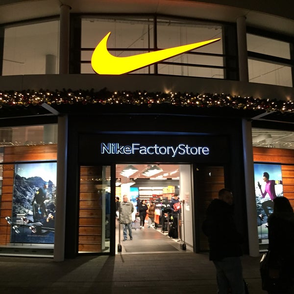 Nike Factory Store Tienda de ropa