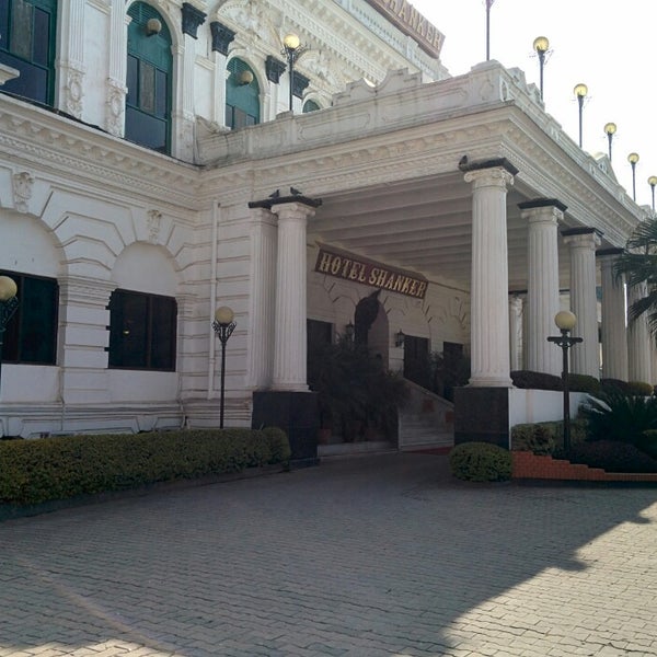 12/21/2013 tarihinde Puras T.ziyaretçi tarafından Hotel Shanker'de çekilen fotoğraf