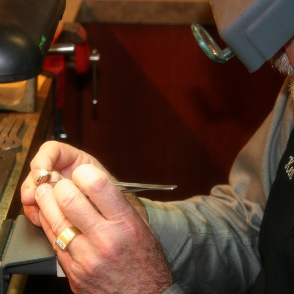 Jewelry Studio in downtown Bozeman, Montana offers complimentary jewelry cleanings and inspections.  Make sure your jewelry is sparkling clean and that all your stones are safe & secure.