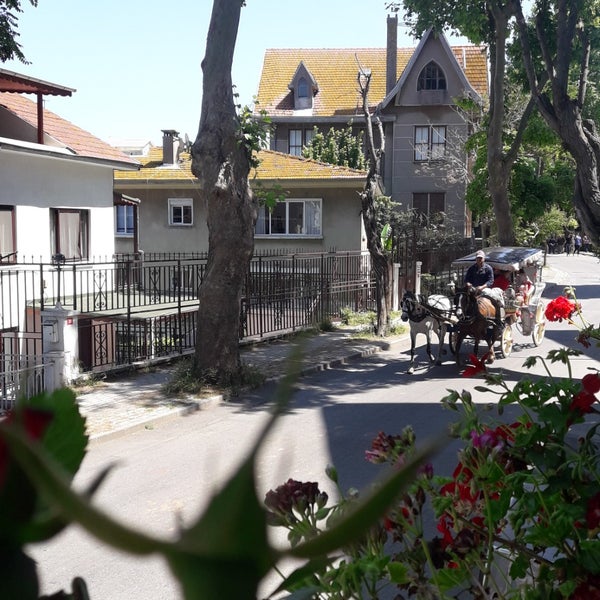 รูปภาพถ่ายที่ Anastasia Meziki Hotel โดย Görkem G. เมื่อ 5/15/2018