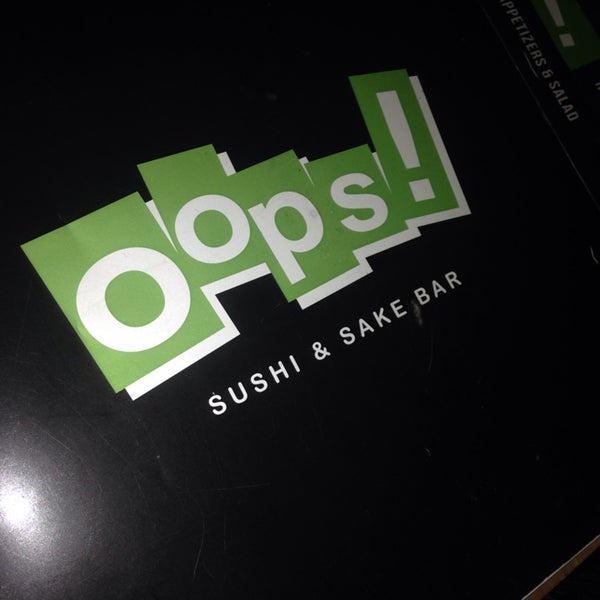 Photo prise au Oops! Sushi &amp; Sake Bar par Jehrid H. le7/17/2014