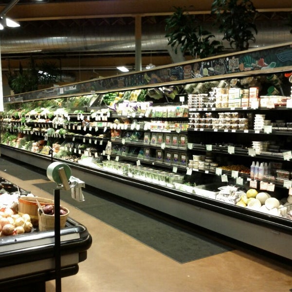 Photo taken at Linden Hills Co-op by Jehrid H. on 3/4/2013