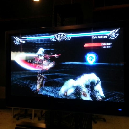 รูปภาพถ่ายที่ Ignite Gaming Lounge โดย Lolo L. เมื่อ 10/21/2012