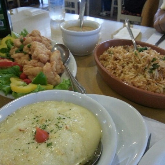 Photo taken at Restaurante Maracangalha by Maria De Fátima F. on 10/7/2012