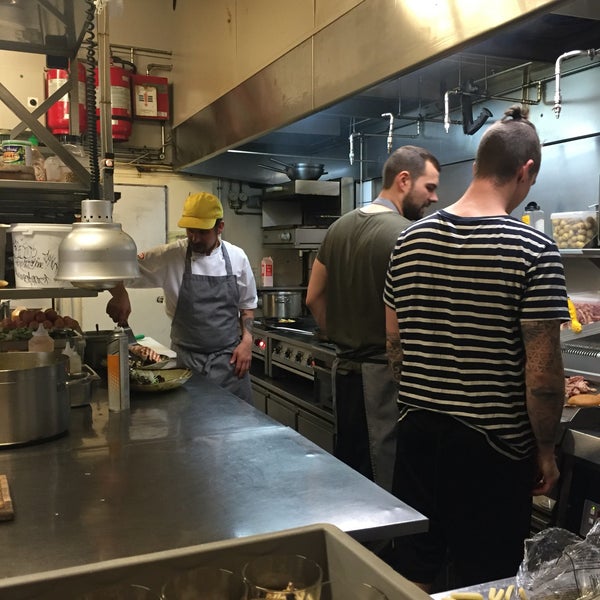 9/17/2016 tarihinde Melkorka Embla H.ziyaretçi tarafından Vegamót restaurant &amp; bar'de çekilen fotoğraf