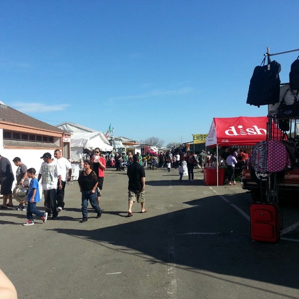 รูปภาพถ่ายที่ San Jose Flea Market โดย Darwin A. เมื่อ 3/24/2013