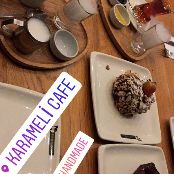 11/3/2017에 🧚‍♀️Eda Çeliksoy🧚‍♀️님이 Karameli Cafe Bakery Cuisine에서 찍은 사진