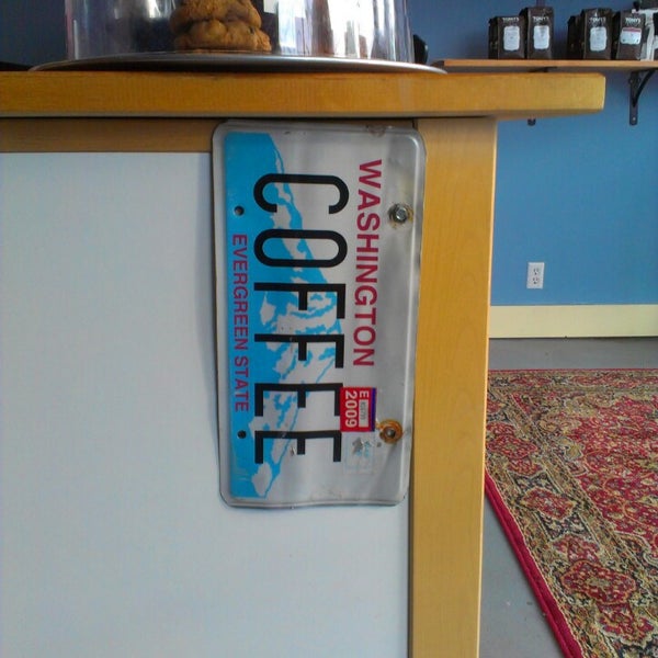 Foto diambil di Tony&#39;s Coffees &amp; Teas oleh Kathy J. pada 3/23/2013