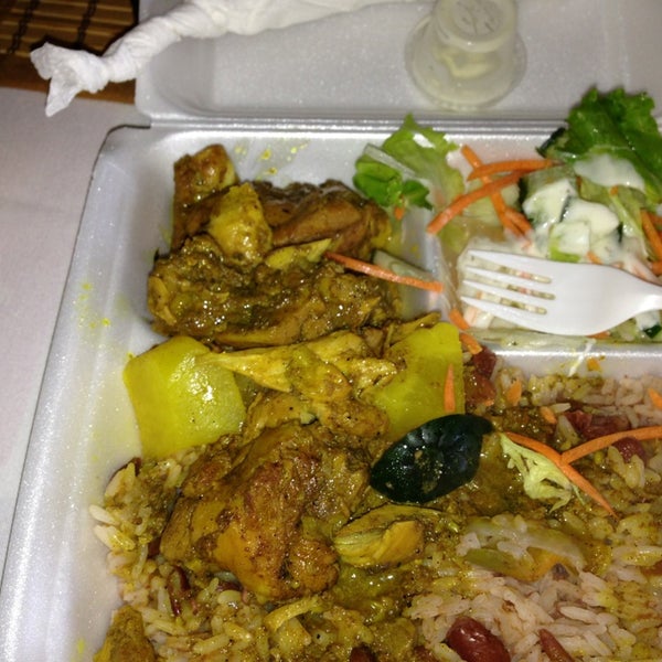 Foto diambil di Caribbean Jerk Cuisine oleh Anthony pada 7/19/2013