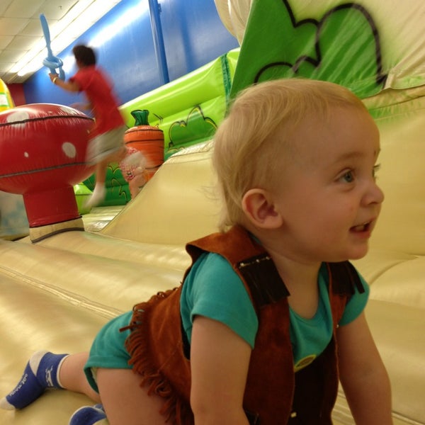 8/24/2013にZack S.がLocomotion Inflatable Playで撮った写真