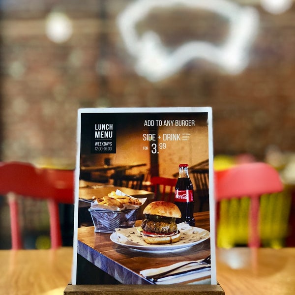 Photo taken at Boom! Burgers by Metodi on 9/11/2018