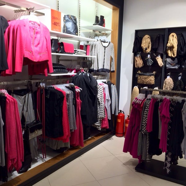 Mohito одежда интернет. женский магазин мохито. магазин мохито витрина. интерьер магазина одежды. где находится магазин мохито тв барнаул.