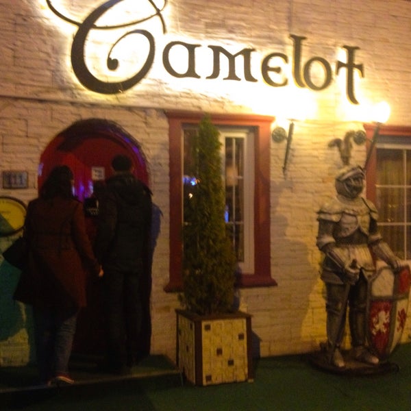 Снимок сделан в Camelot Pub пользователем SENA 4/3/2015