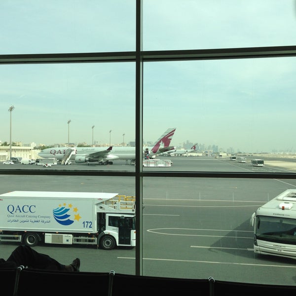 Das Foto wurde bei Doha International Airport (DOH) مطار الدوحة الدولي von Jiju T. am 4/28/2013 aufgenommen