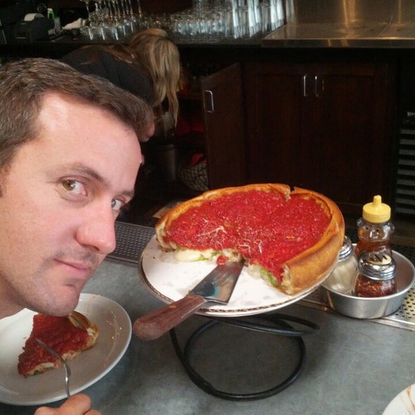 Das Foto wurde bei Patxi&#39;s Pizza von Sean L. am 7/7/2013 aufgenommen