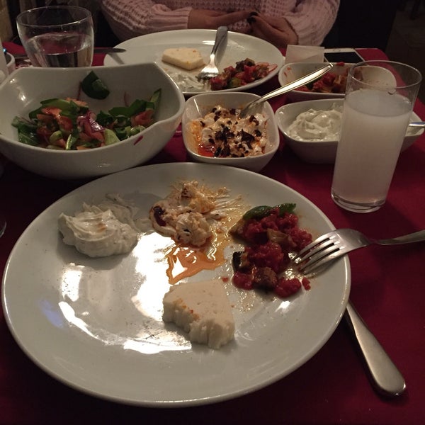 12/23/2017 tarihinde Oguz D.ziyaretçi tarafından Taşplak Restaurant'de çekilen fotoğraf