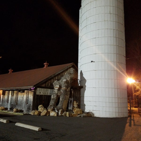 Liquor Barn Liquor Store