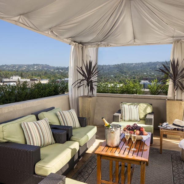 Photo taken at Viceroy L&#39;Ermitage Beverly Hills by Viceroy Hotel Group on 8/5/2013