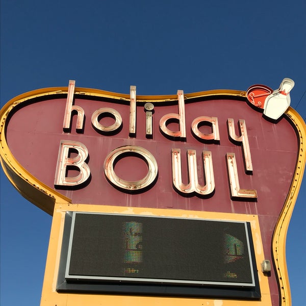 Photo taken at Skidmore&#39;s Holiday Bowl by Offbeat L.A. on 7/17/2018