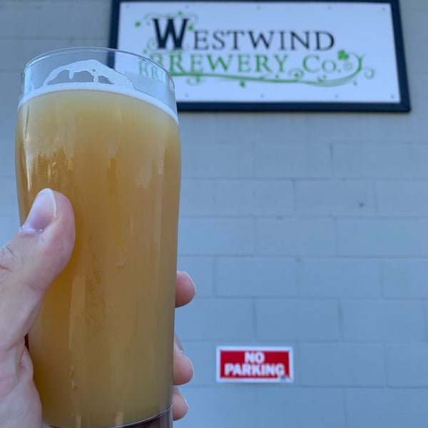 Foto tirada no(a) Westwind Brewery Co. por Scott em 4/29/2021